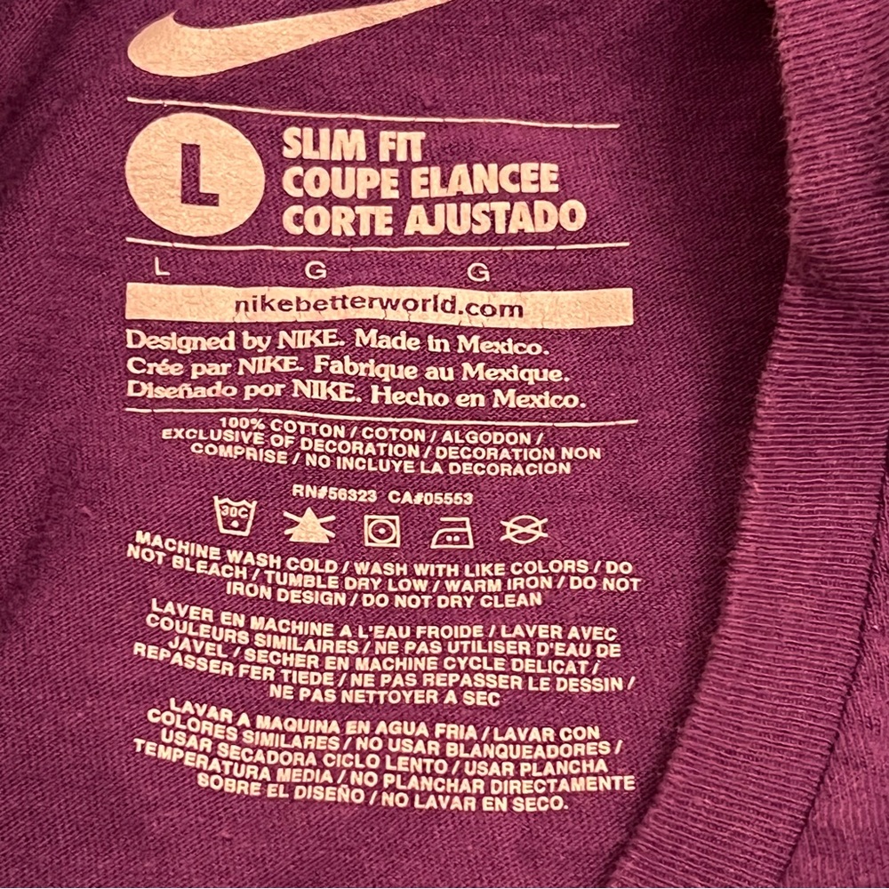 NIKE Women’s Graphic Crewneck Short Sleeve Tee - Picture 6 of 6